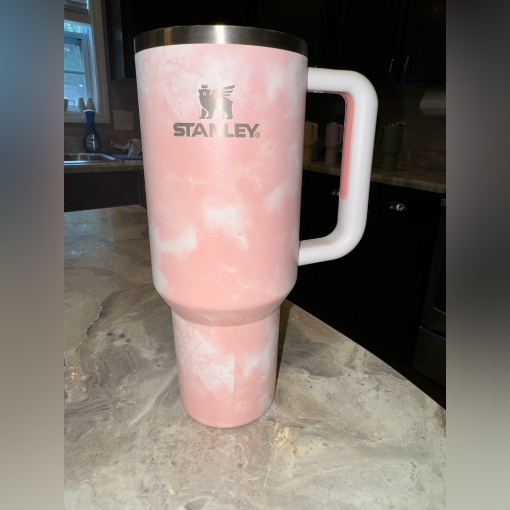 Stanley 40oz Stainless Steel H2.0 Flowstate Quencher Tumbler Peach Tie Dye